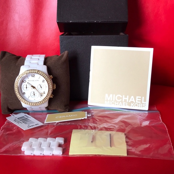 Michael Kors white ceramic watch. - Picture 2 of 5